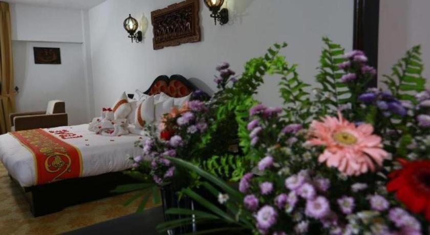 Royal Kandyan Esterno foto