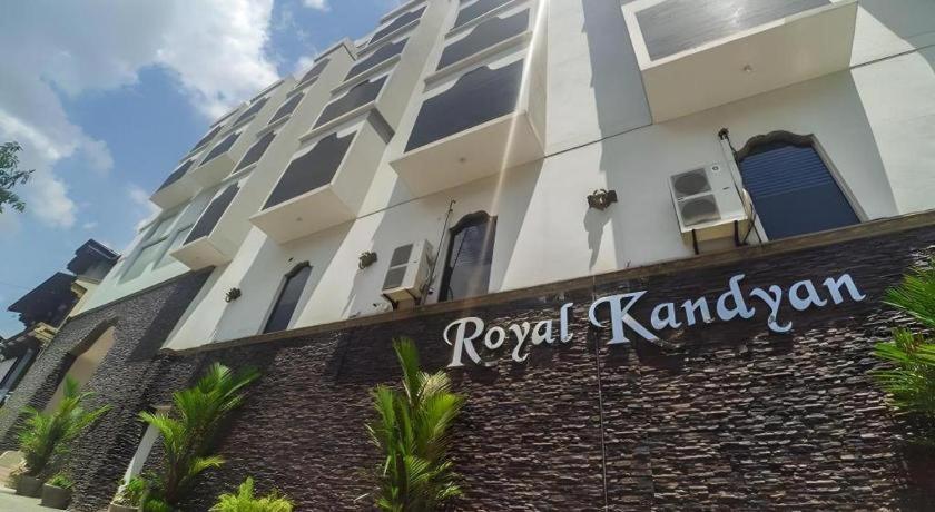 Royal Kandyan Esterno foto